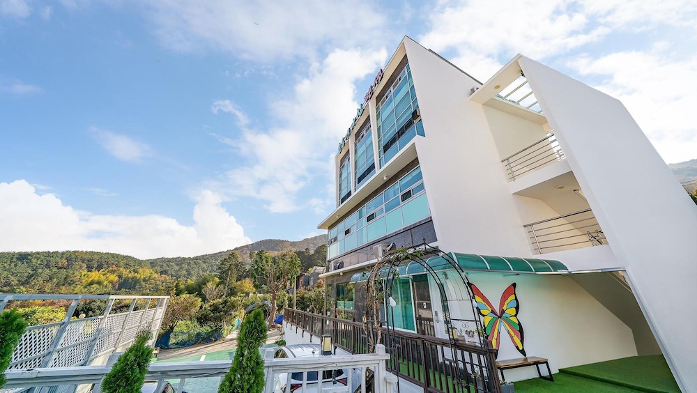 Geoje Forest-morning Spa Pension view 5