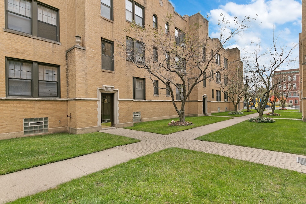 Central 1BR Retreat - Belmont E1