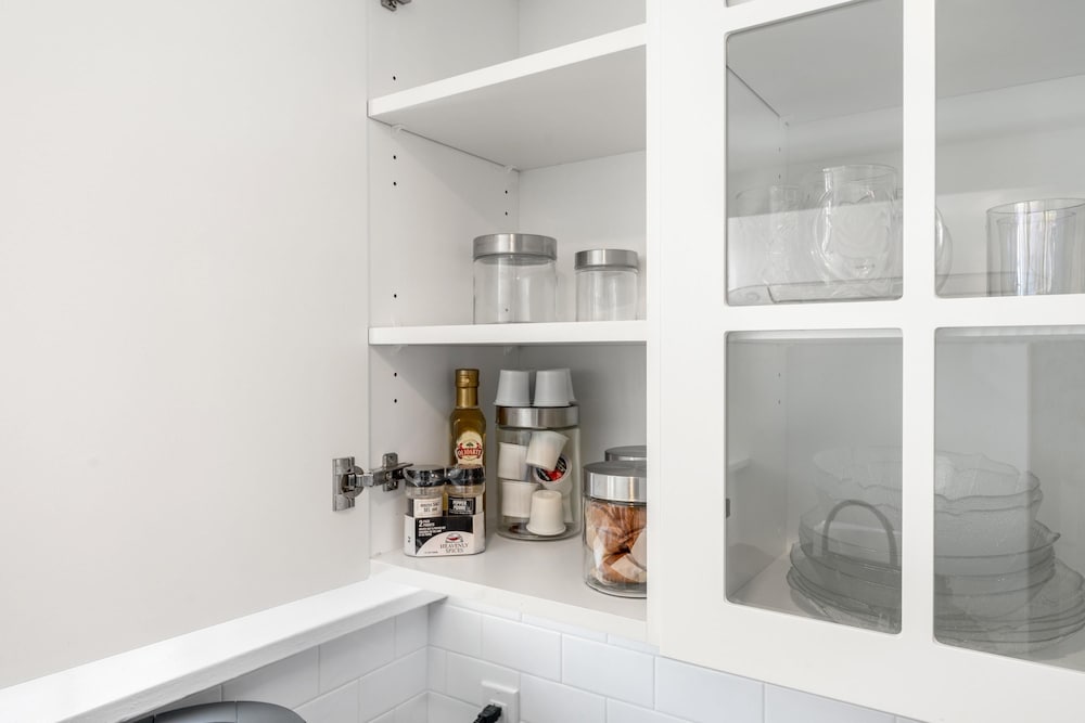 Private Studio Apartment in Burlington - U5