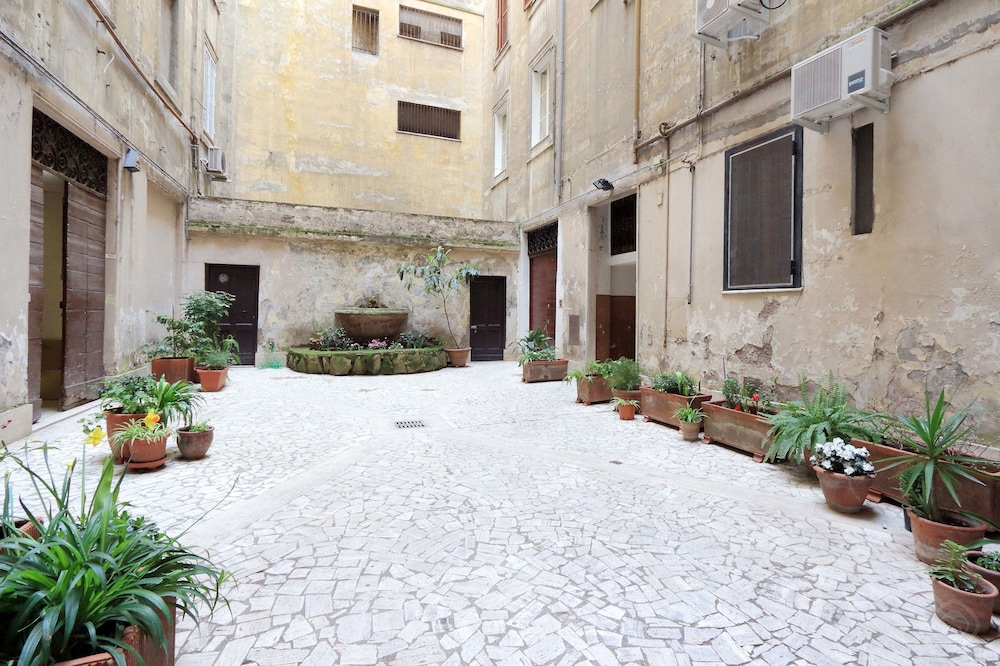 LuckyDomus Esquilino apartment
