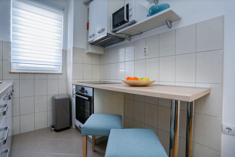 Trogir Stylish Apartment With Balcony and Sea View