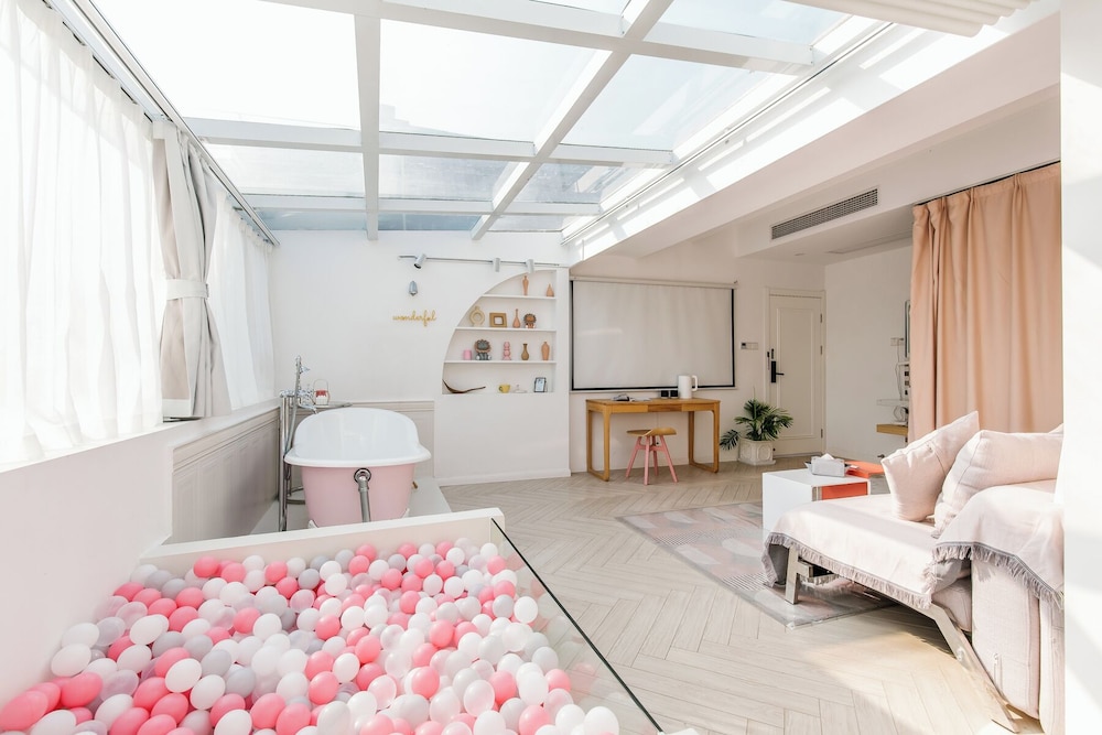 Shanghai Ruochu Designer Guesthouse-Near Shanghai Pudong Airport & Disneyland