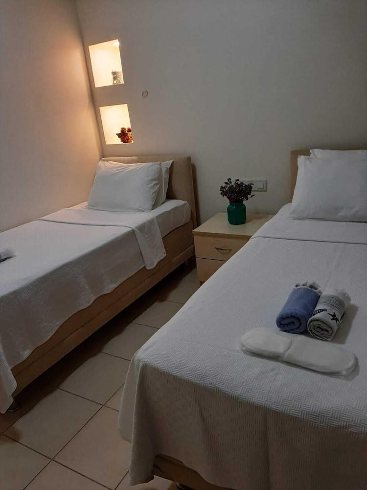 Delos Otel