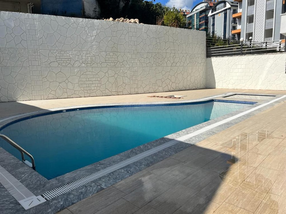 Residence w Sauna Pool and Gym in Alanya view 4