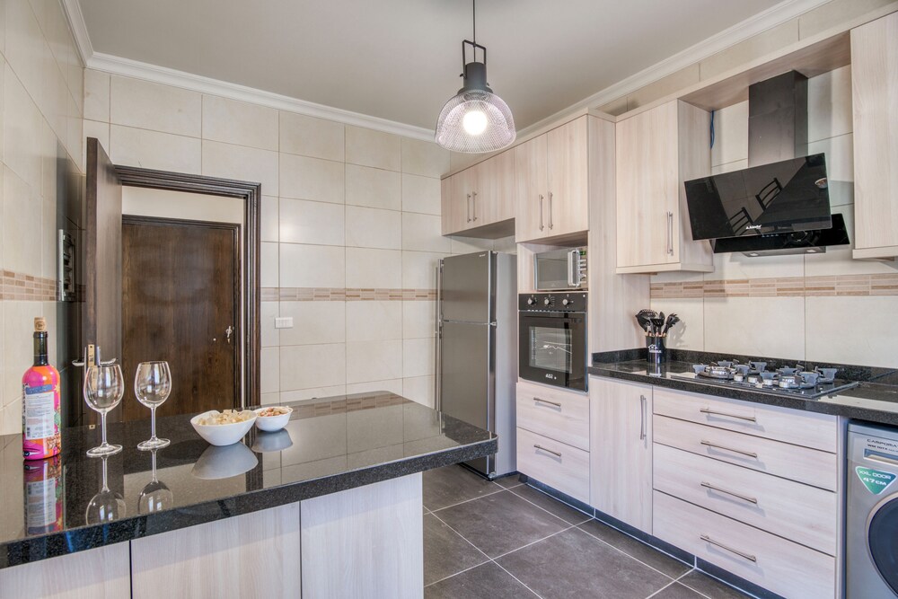 Vinyl 3-Bedroom Apartment in Zouk Mikael
