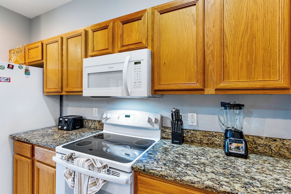 Relax & Unwind – Stunning Home W/ Private Pool! - Image 4