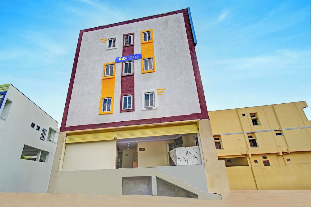 Fabhotel Srikara Grand Luxury Rooms