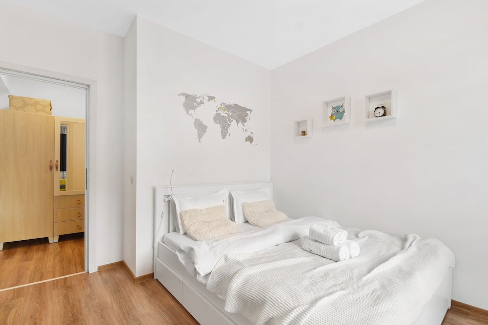 One Bedroom with Mountain View view 5