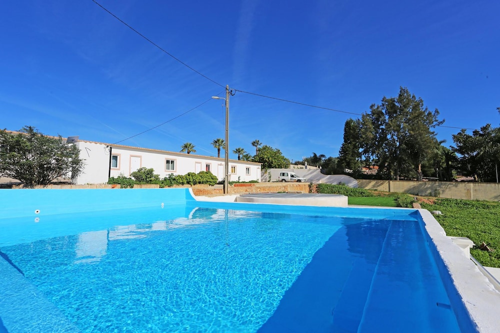X 01 - 2 Bed Apartment in Quinta da Ponte
