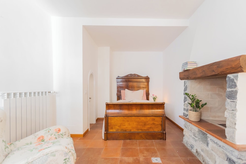 Emily's Holiday House - Authentic Lake Como by Rent all Como