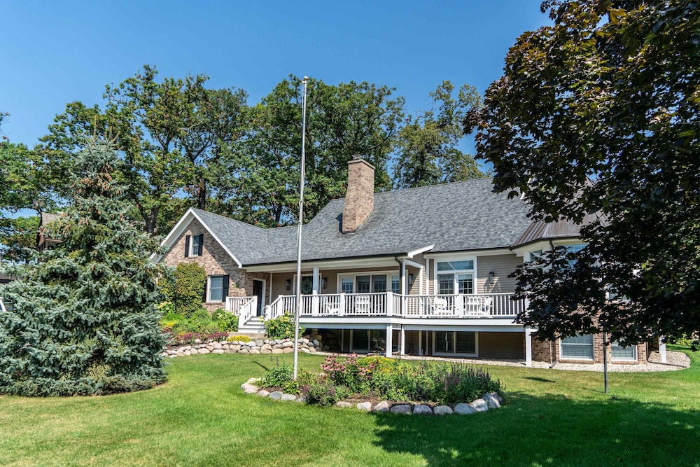 Tranquil Family Retreat - for 10!