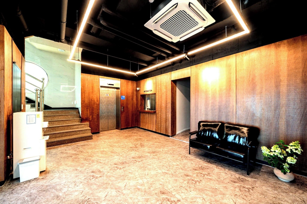 hotel77 view 2