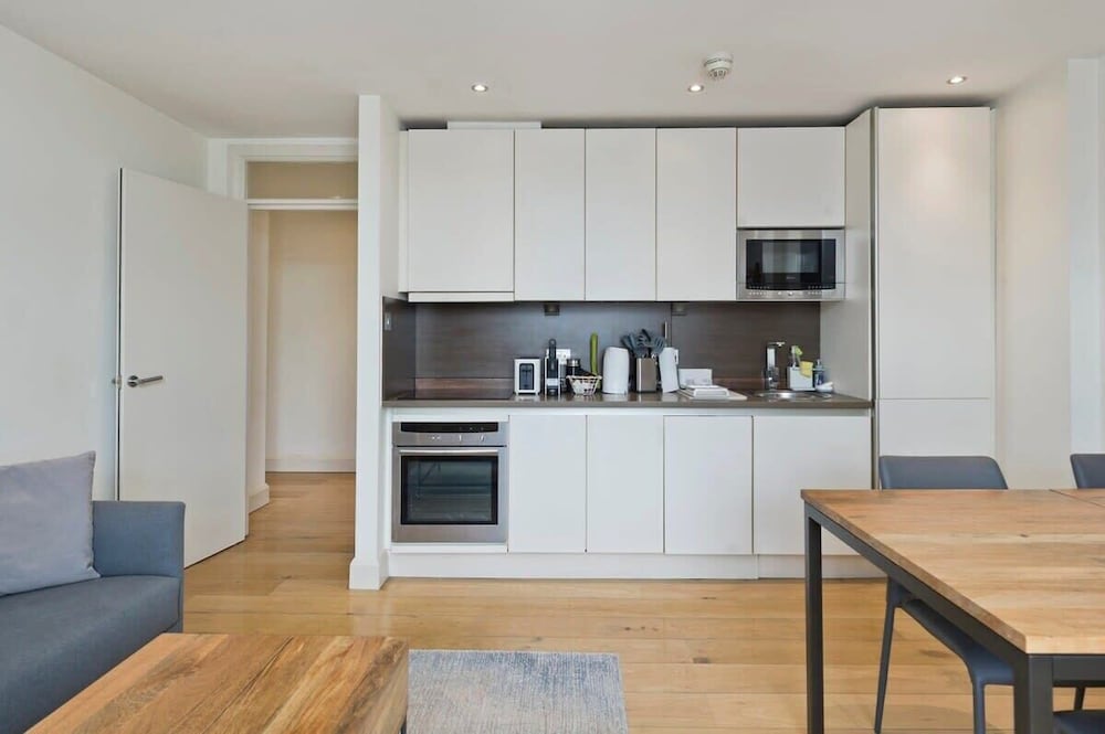 2 Bedroom Apartment - Bayswater