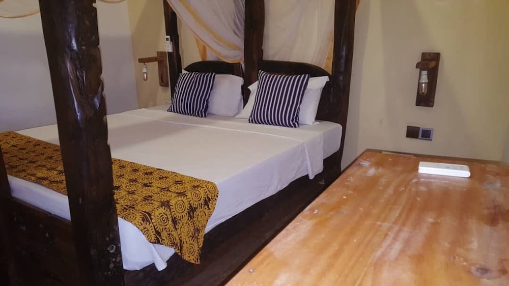 Pazuri Kendwa Beach Hotel