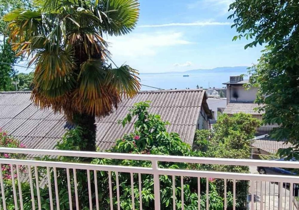 Luxury apartment Ivone with balcony