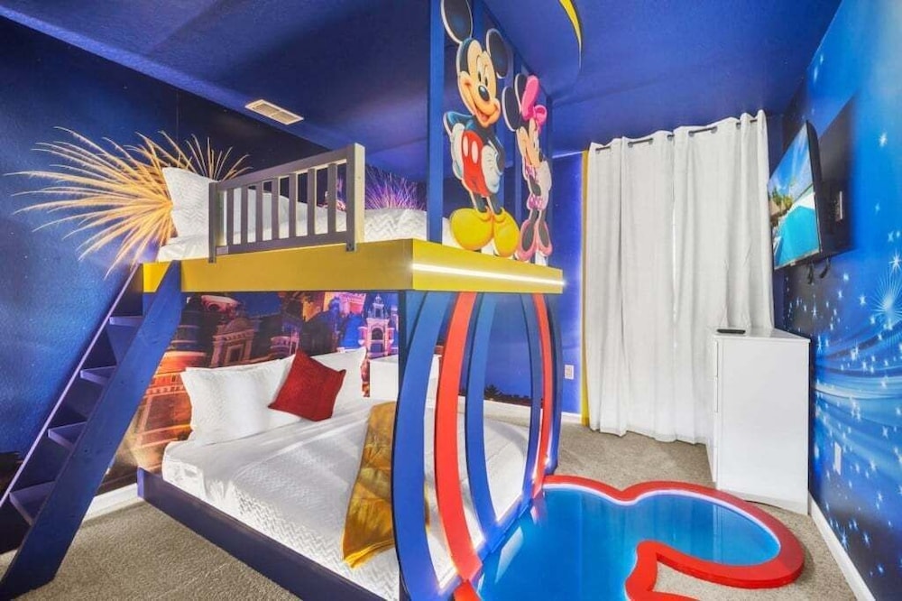 Private Pool, Spa, Movie Theater Room For Family! 7 Bedroom Villa