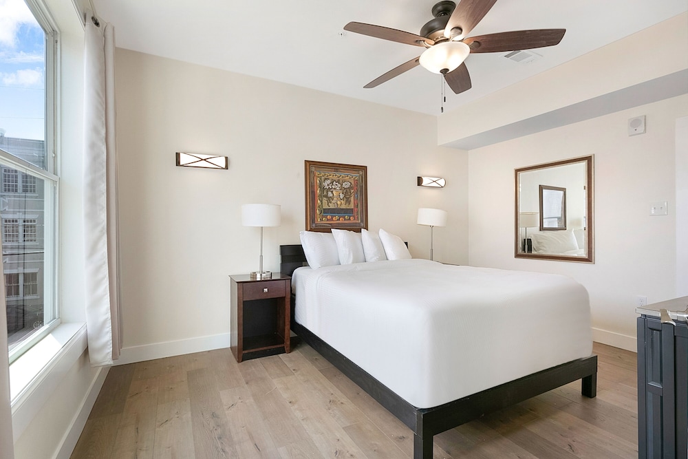 Stunning Condos Near French Quarter view 2