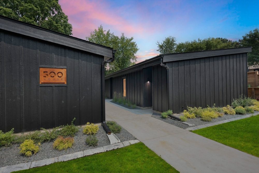 500 House - Unit C 1 Bedroom Townhouse