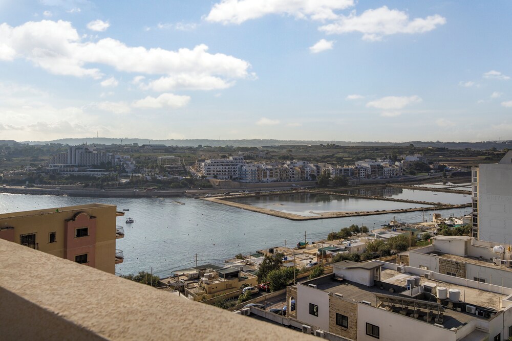 Modern Penthouse with Terrace & Sea View photo 2