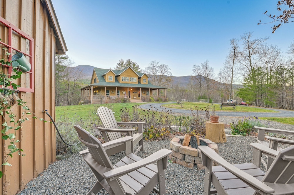 Fire Pits, Deck & Views: Catskills Home!
