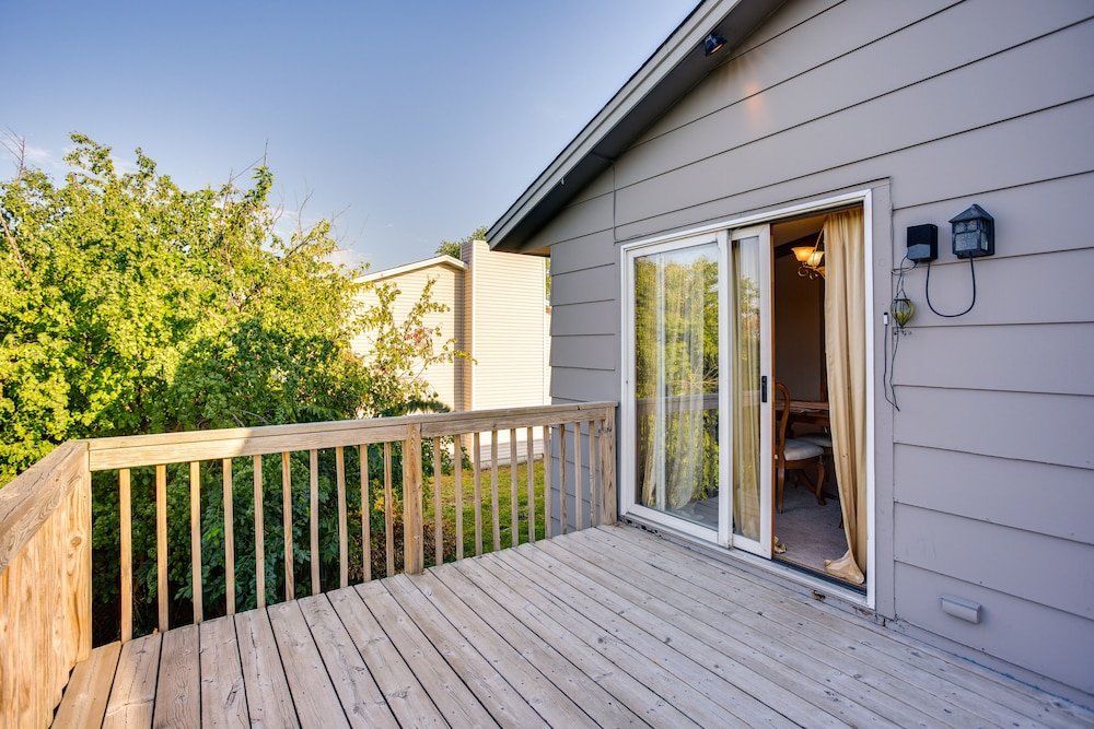 Spacious Family Home: 11 Mi to Dtwn Minneapolis!