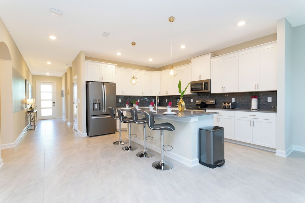 Gorgeous 6 Bd SF Close to Disney w Pool Champions Gate Resort 712 - Image 4