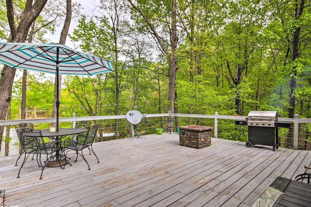 Lakeside Haven w/ Private Dock: Fish & Swim! view 3