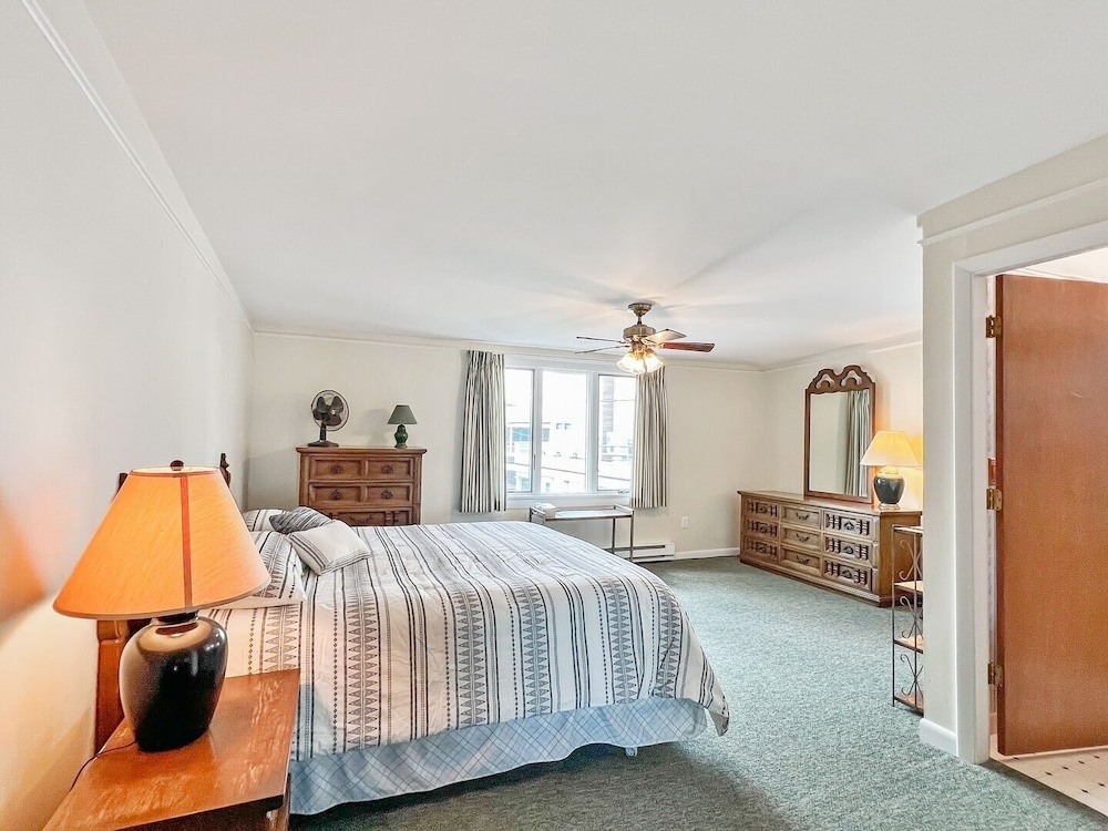 W148 Wonderful Beachfront Property For A Family Vacation 3 Bedroom Home by RedAwning view 4