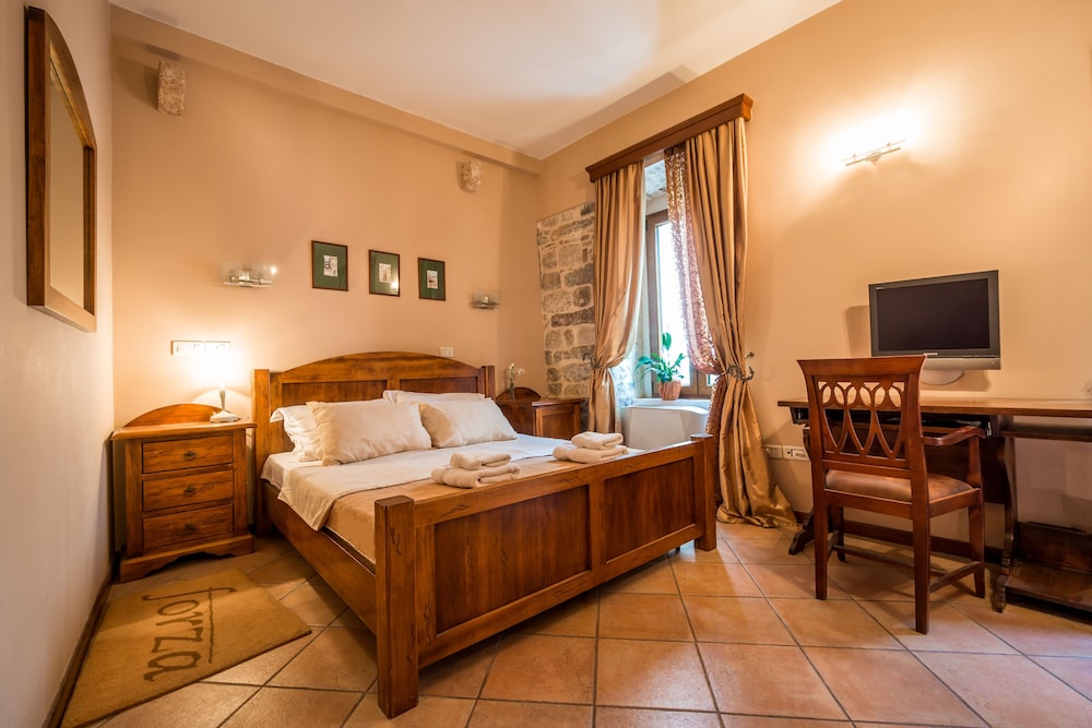 Forza Lux Guest House view 4