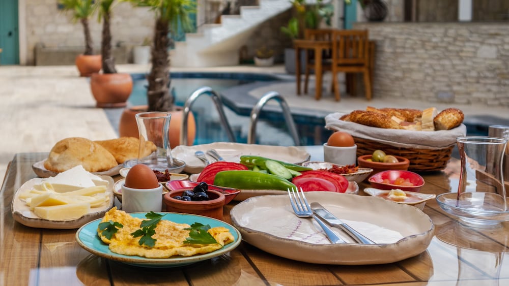 Avlu Alacati Butik Otel - Image 15