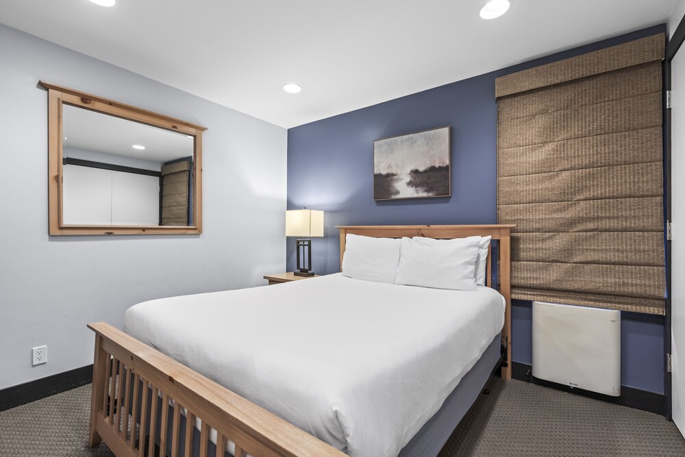 Snow Flower 126 2 Bedroom Condo