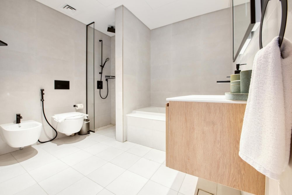 Smart and Contemporary Apt With Burj Khalifa View