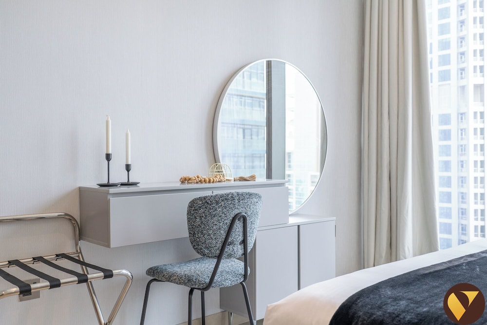 Marina Gate Pool view with balcony Beach