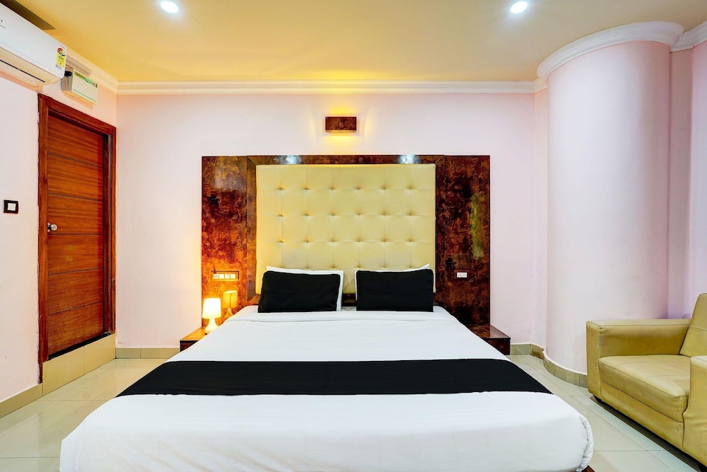 Stylish Stays at MG Road Near Commercial Street