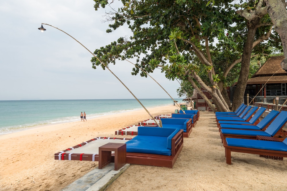 Hotel Lanta Sand Resort & Spa - Image 1