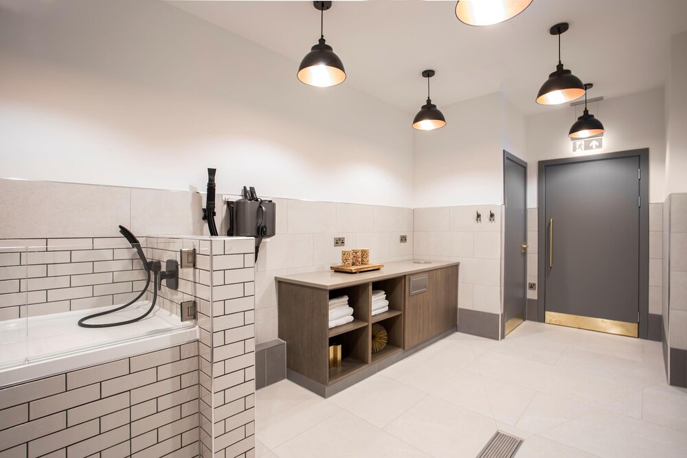 Refined 3-bedroom Condo