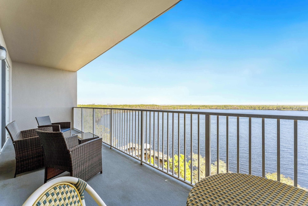 Lake Views At Blue Heron