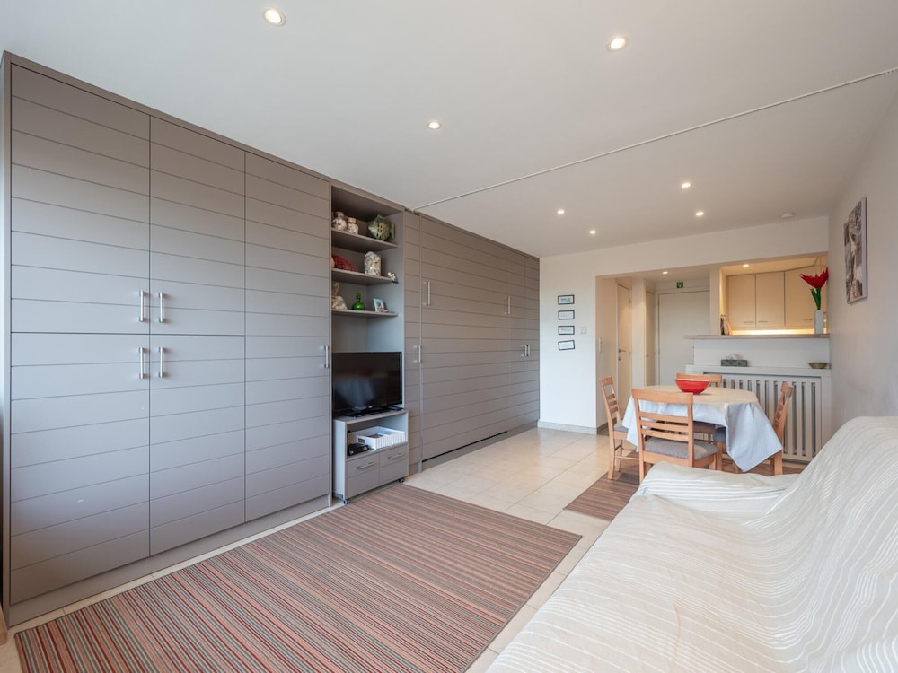 Studio in Duinbergen With Sea Views