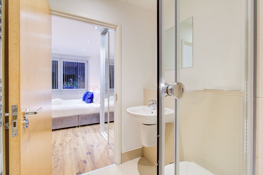 Hybrid Resi Greenwich