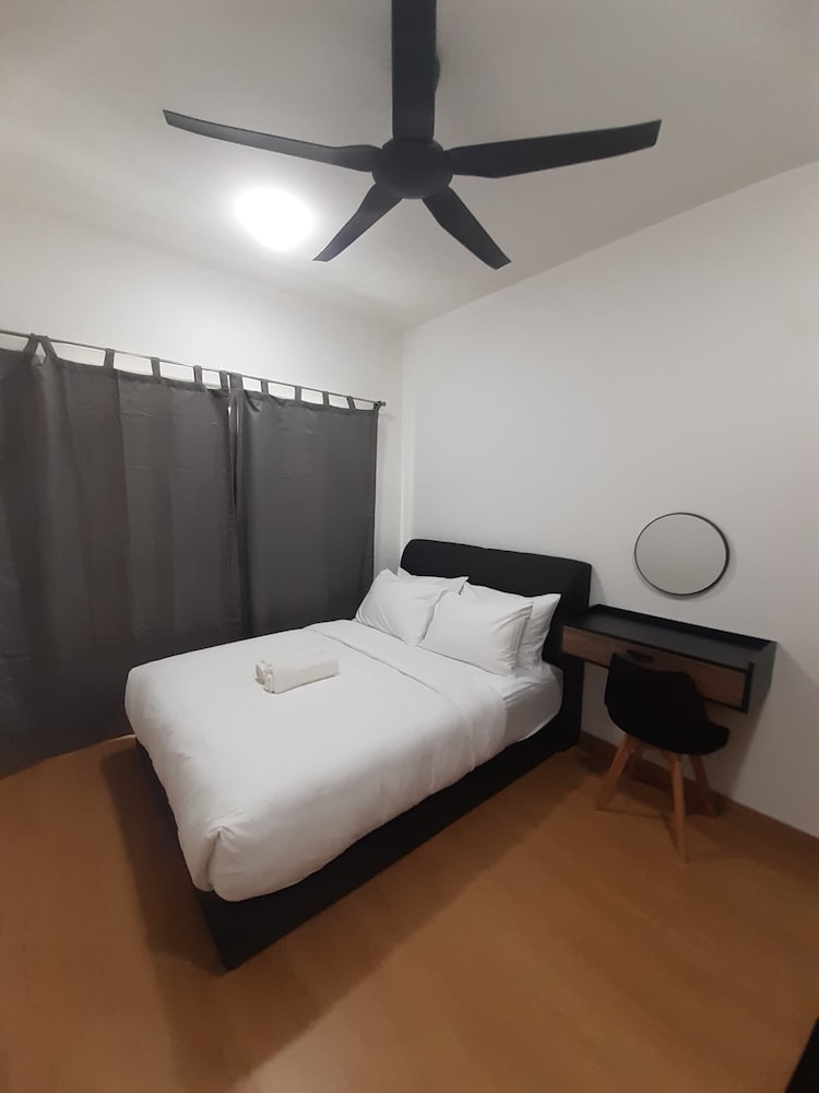 Maya Bay Residences
