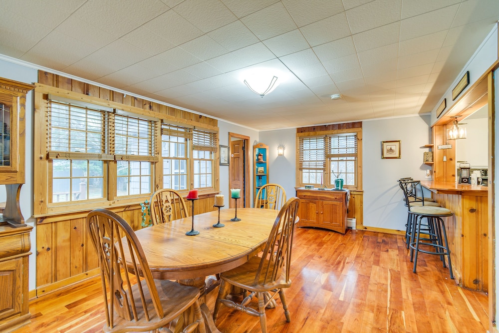 Sodus Point Vacation Rental: Steps to Lake Ontario view 4
