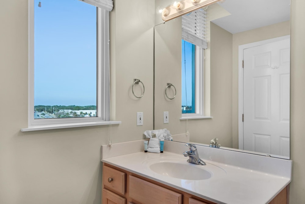 Silver Beach Towers 603 East
