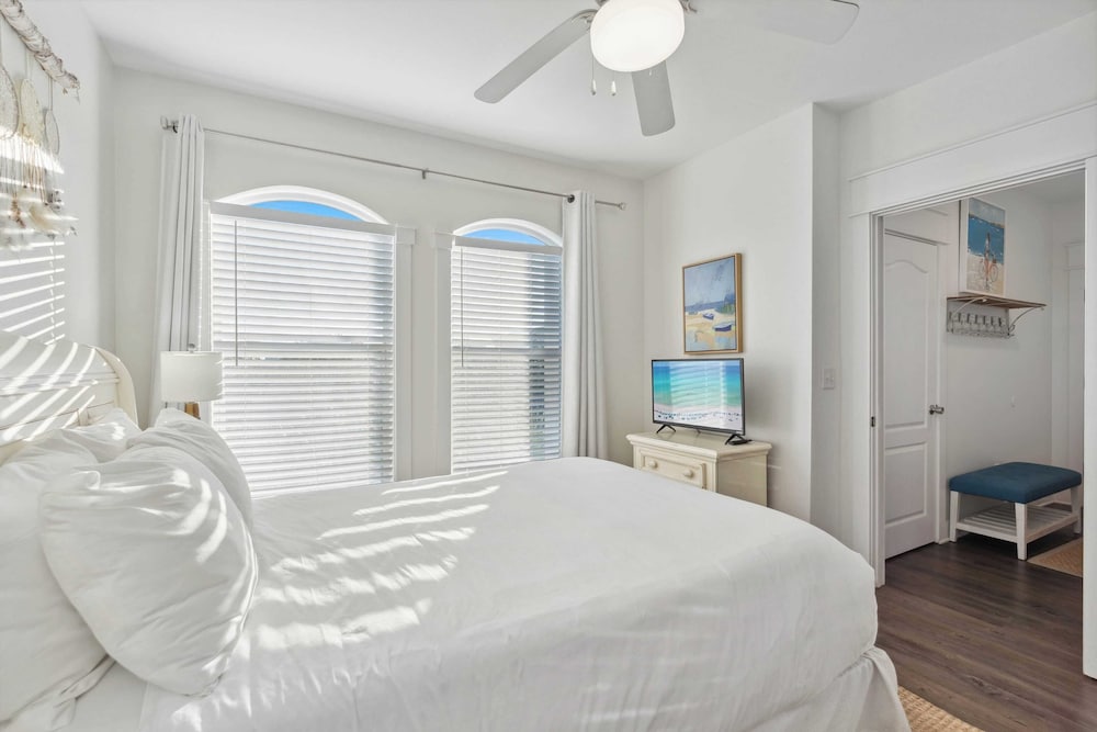 Isle Be Back by Avantstay Pool, 2blocks to Beach