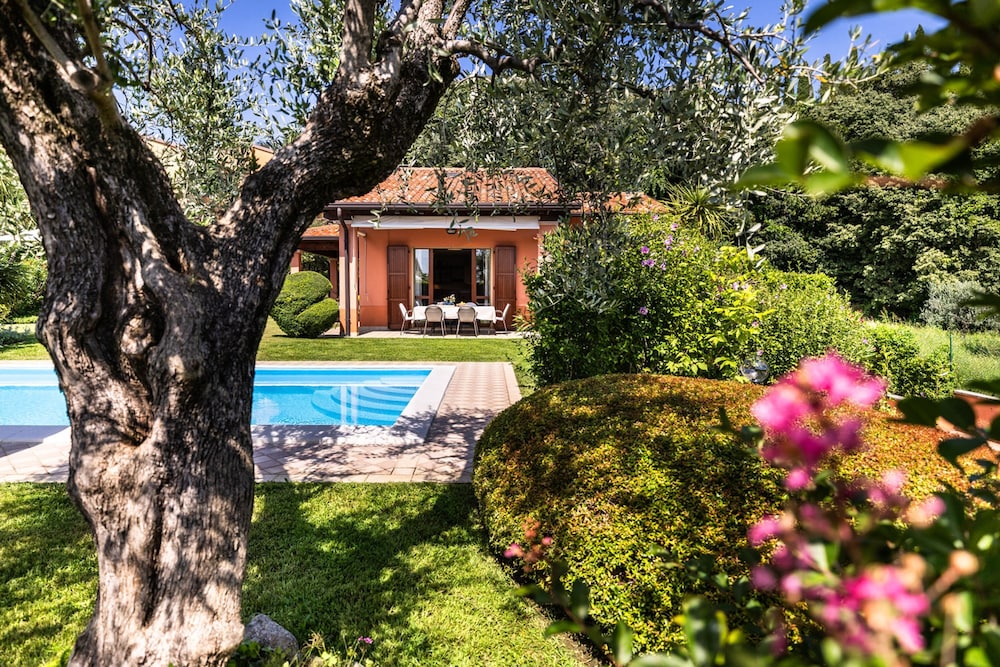Apt24 - Villa Castello di Soiano view 4