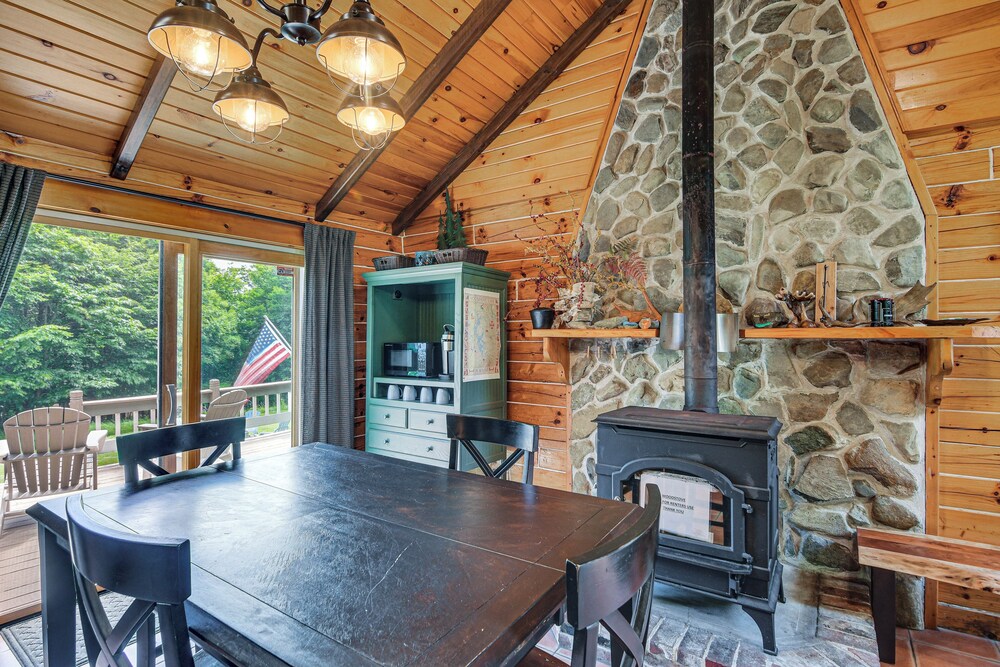 Woodsy Beaver Cove Cabin w/ Deck & Fire Pit! view 5
