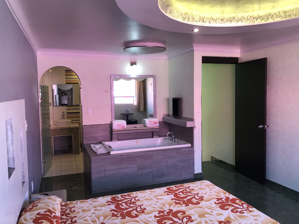 Hotel & Villas 7