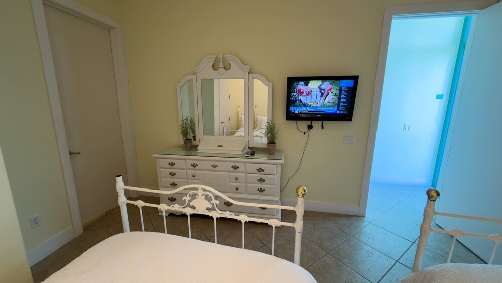 Penthouse Jr Unrivaled Luxury Insane Views 3 Bedroom Apts