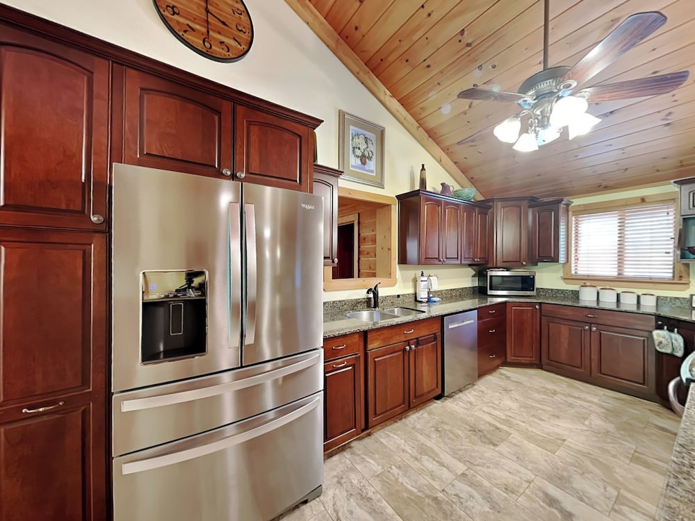 Gatlinburg's Hidden Gem by Jackson Mountain Rentals