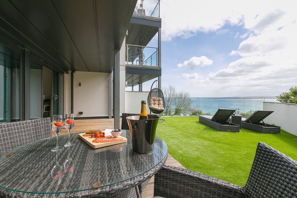 Peninsula Apartment 2
