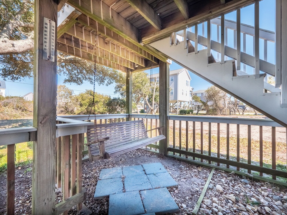In Good Sands by Topsail Realty